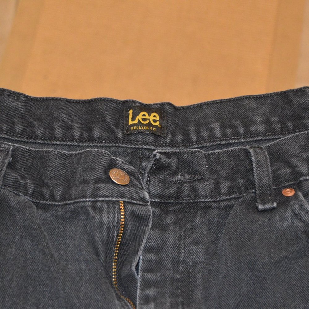 Lee Jeans, "Relaxed Fit"